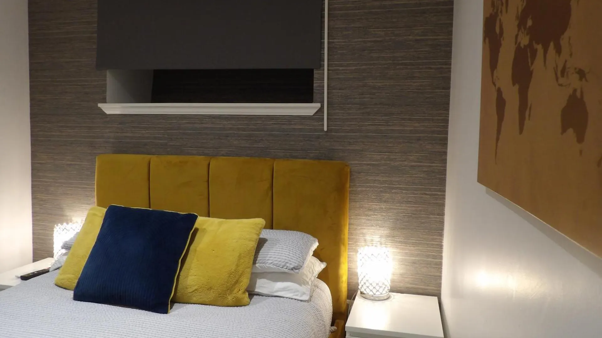 Montgomery Lovely 3 Bedroom Apartment With Private Garden In Edinburgh City Centre
