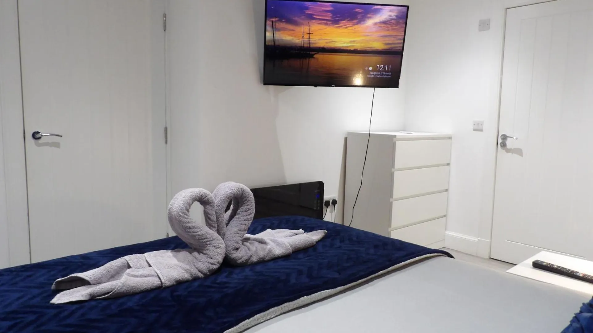 Montgomery Lovely 3 Bedroom Apartment With Private Garden In Edinburgh City Centre 0*,  Великобритания