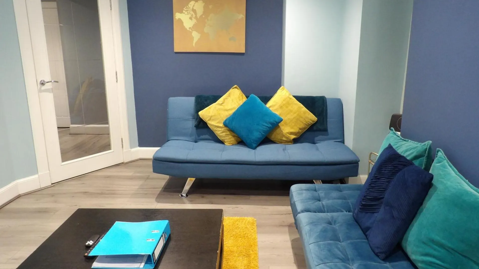 Montgomery Lovely 3 Bedroom Apartment With Private Garden In Edinburgh City Centre Egyesült Királyság