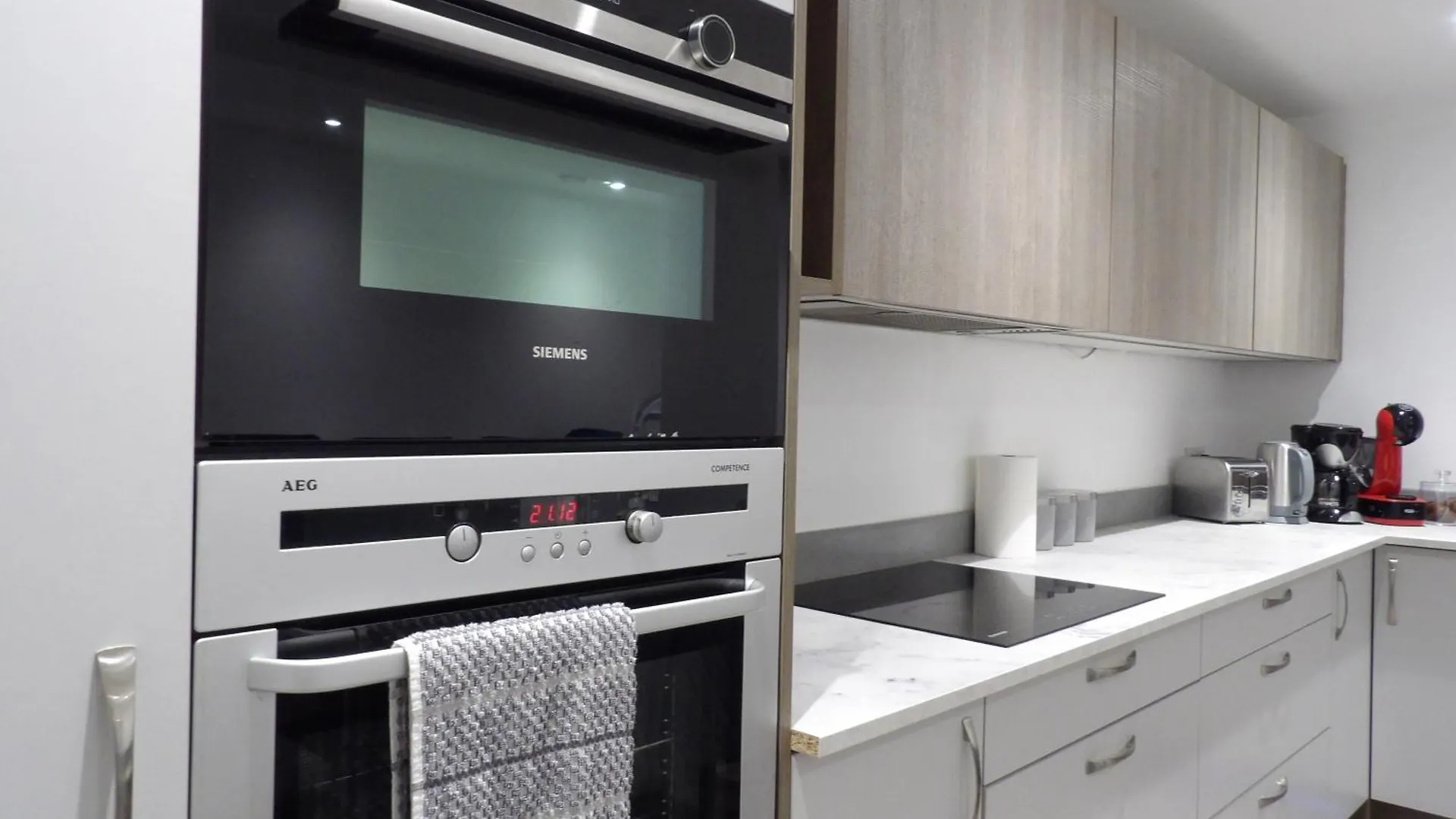 Montgomery Lovely 3 Bedroom Apartment With Private Garden In Edinburgh City Centre 0*,