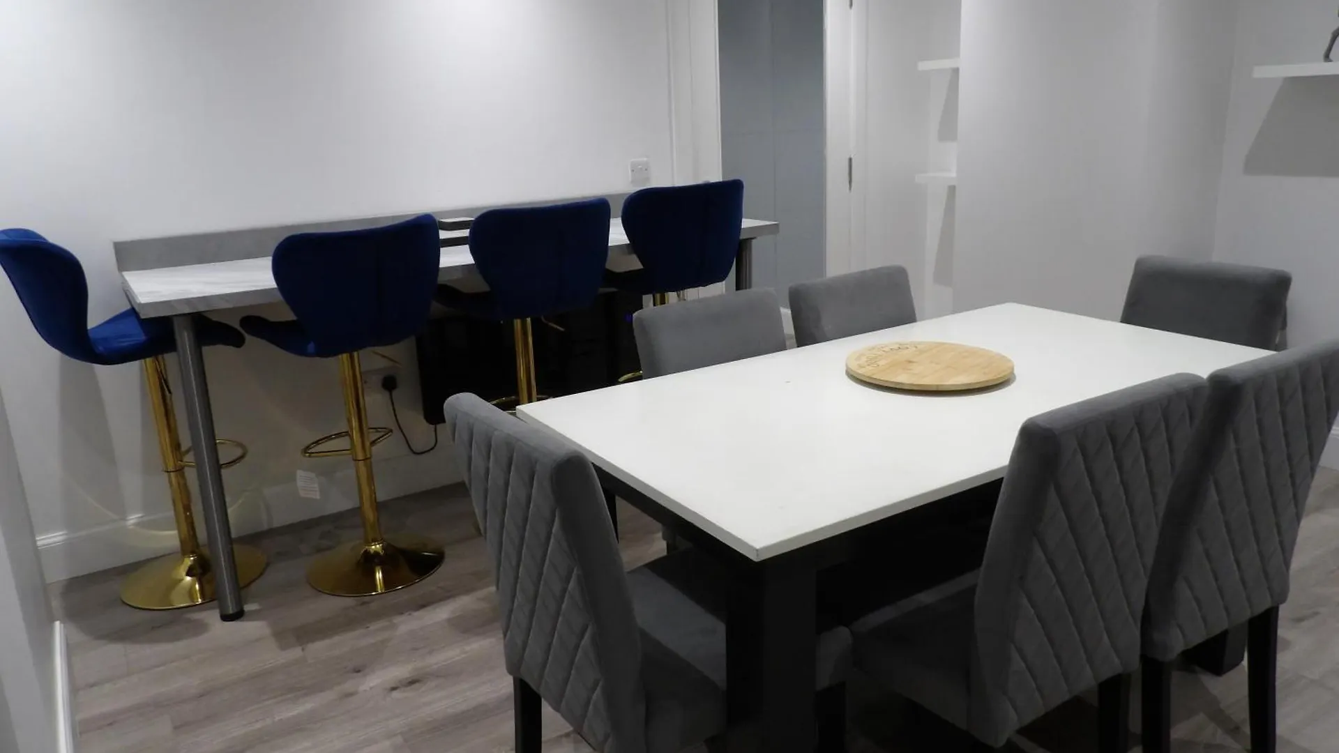 Montgomery Lovely 3 Bedroom Apartment With Private Garden In Edinburgh City Centre